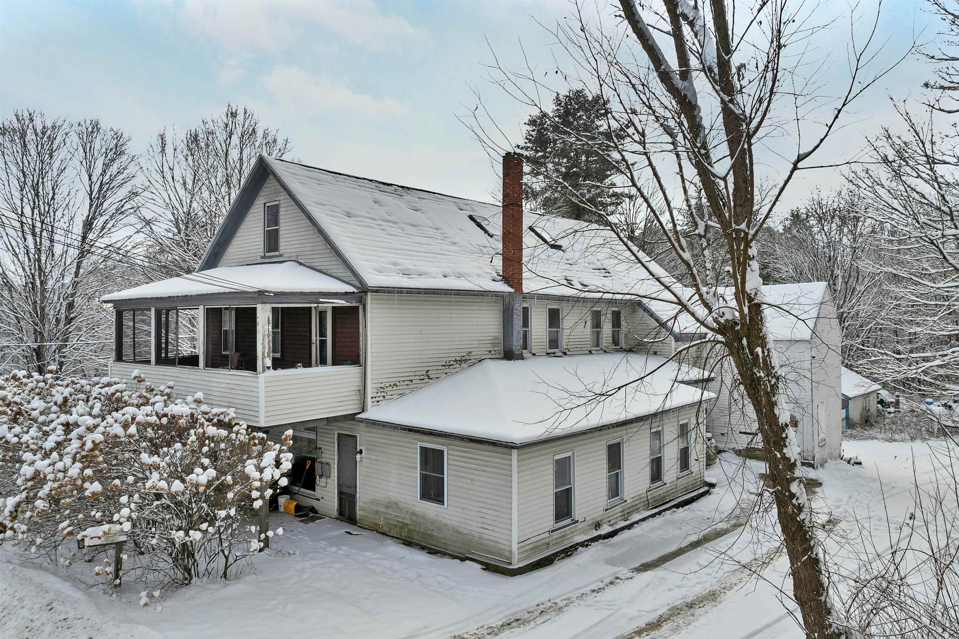 11 White Plains Road