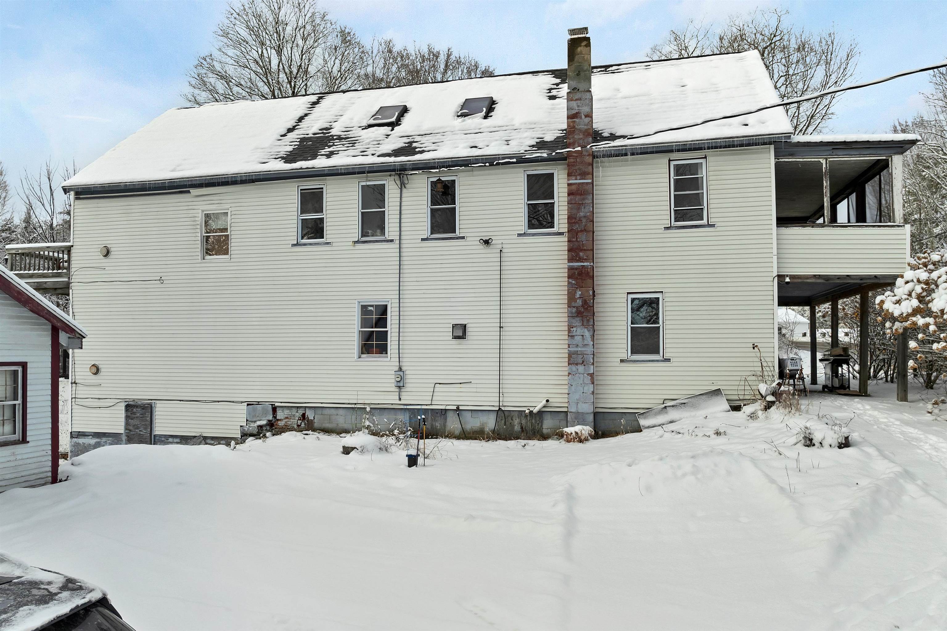 11 White Plains Road
