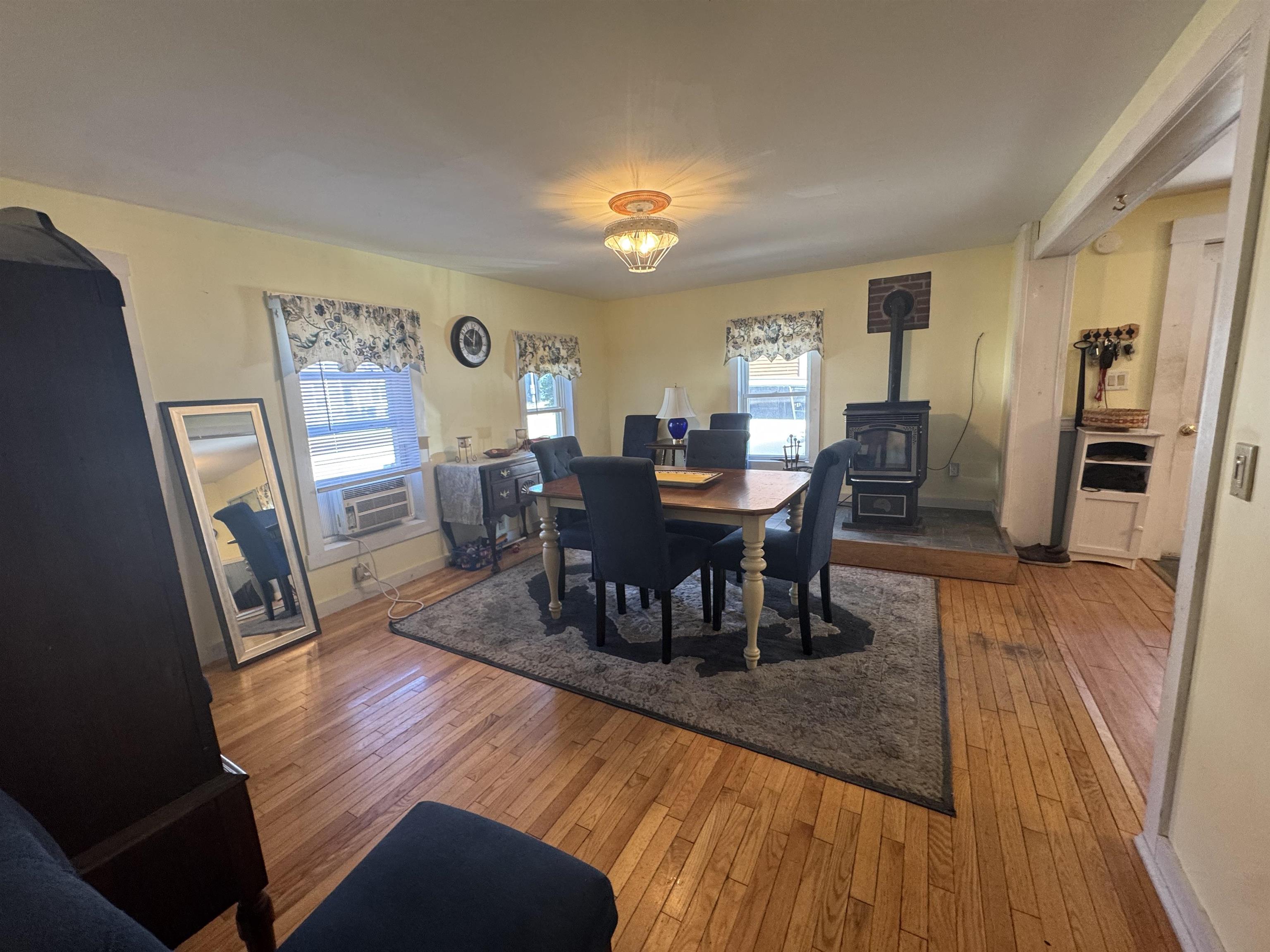 Morristown, Vermont 05661, United States, 3 Bedrooms Bedrooms, ,2 BathroomsBathrooms,Residential,Active,186606