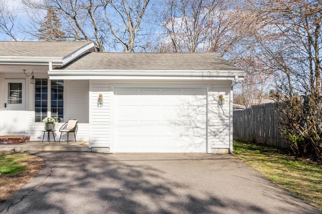 Photo of 289 Fremont Street, Manchester, NH 03103 (MLS # 5084876)