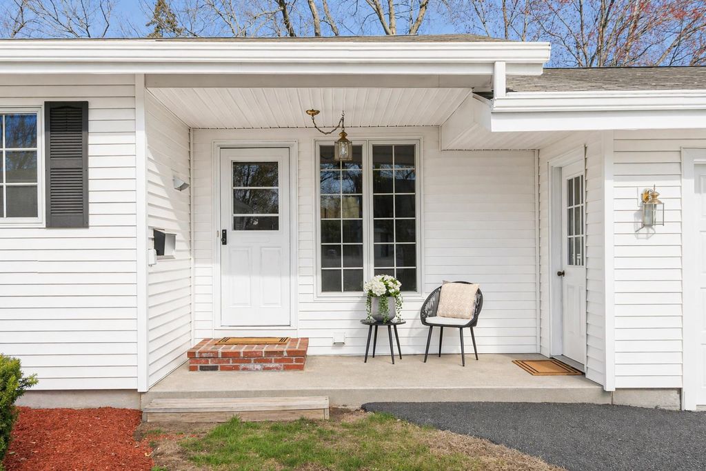 Photo of 289 Fremont Street, Manchester, NH 03103 (MLS # 5084876)