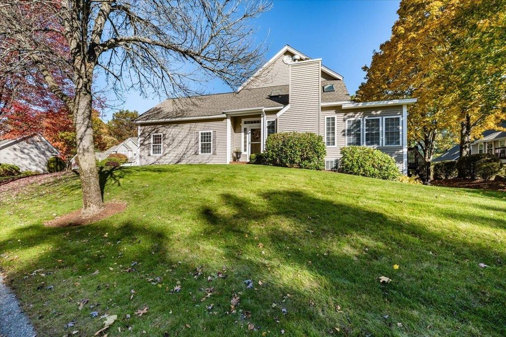 Photo of 1 Summer Snow Lane, Bedford, NH 03110 (MLS # 5067473)