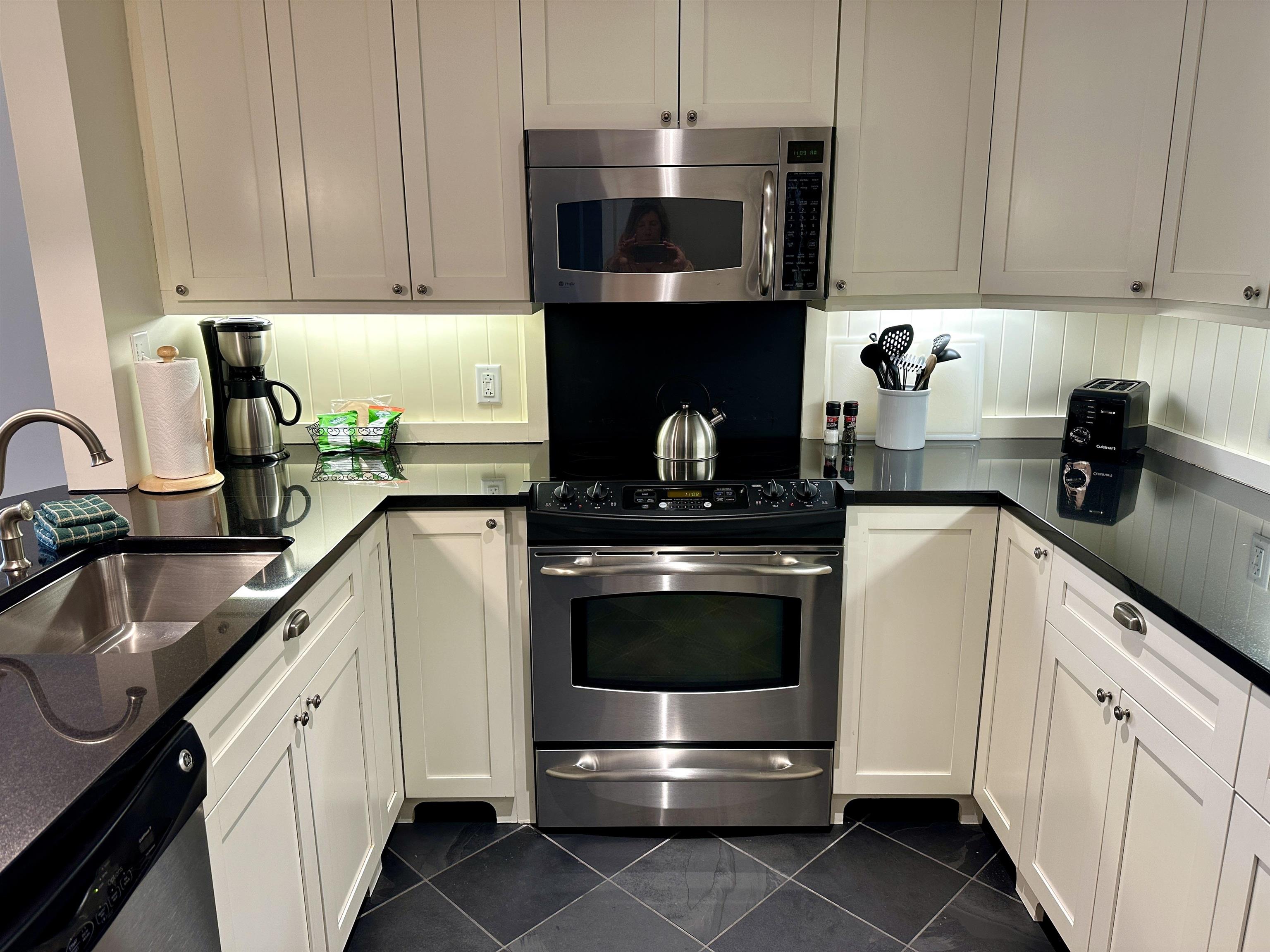 102 Forest Drive 210 (LO 212) / III Clay Brook at Sugarbush