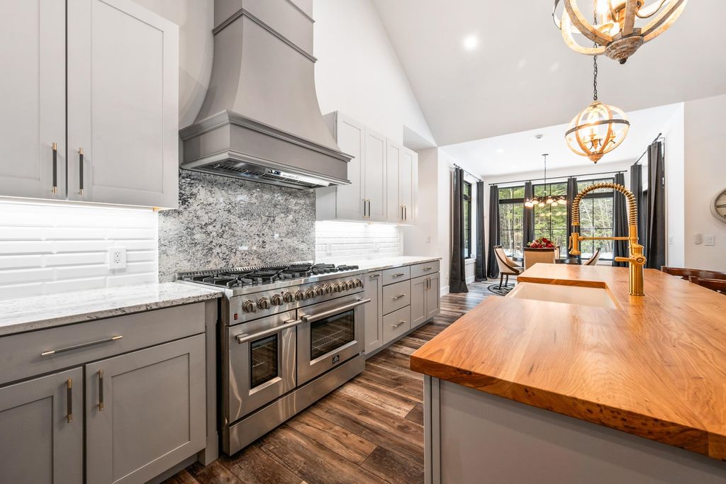 Photo of 123 Oxbow Lane, Conway, NH 03818 (MLS # 5077617)