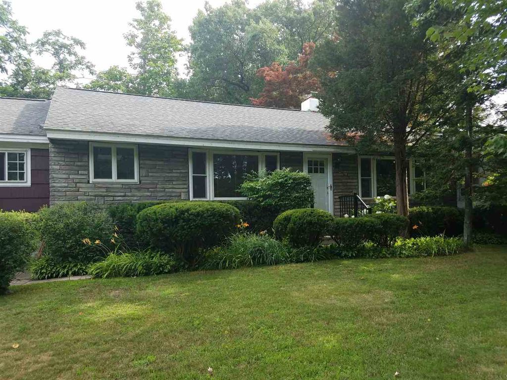 Photo of 931 Bridge Street, Manchester, NH 03104 (MLS # 5065162)