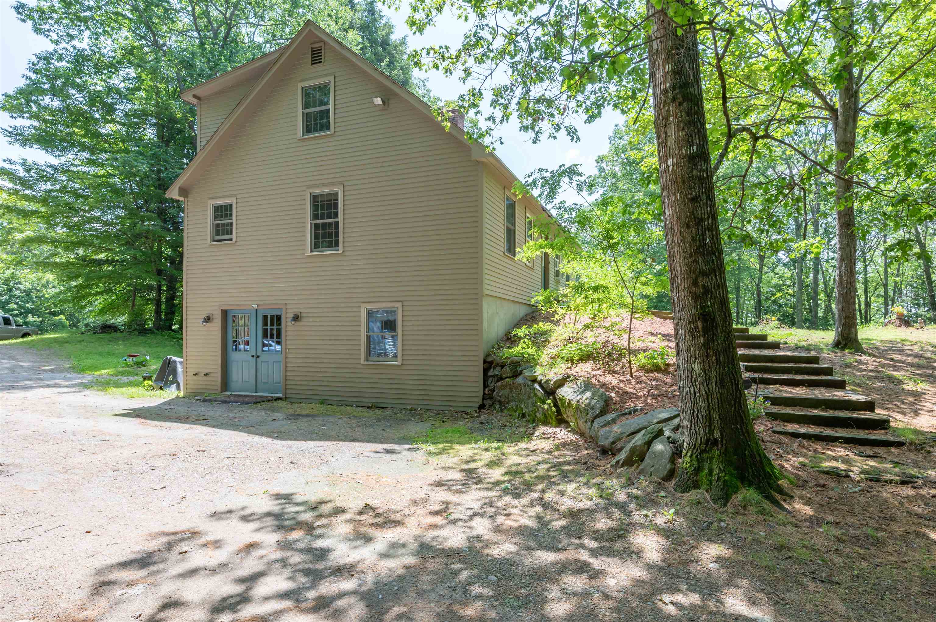 15 Baptist Hill Road