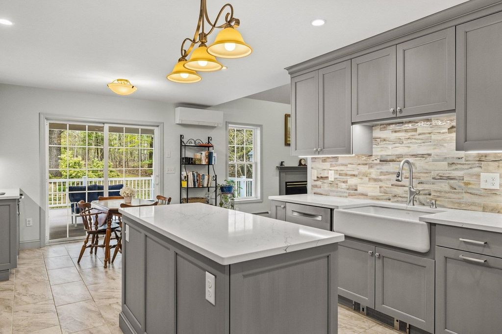 Photo of 9 Homestead Lane, Brentwood, NH 03833 (MLS # 5088238)