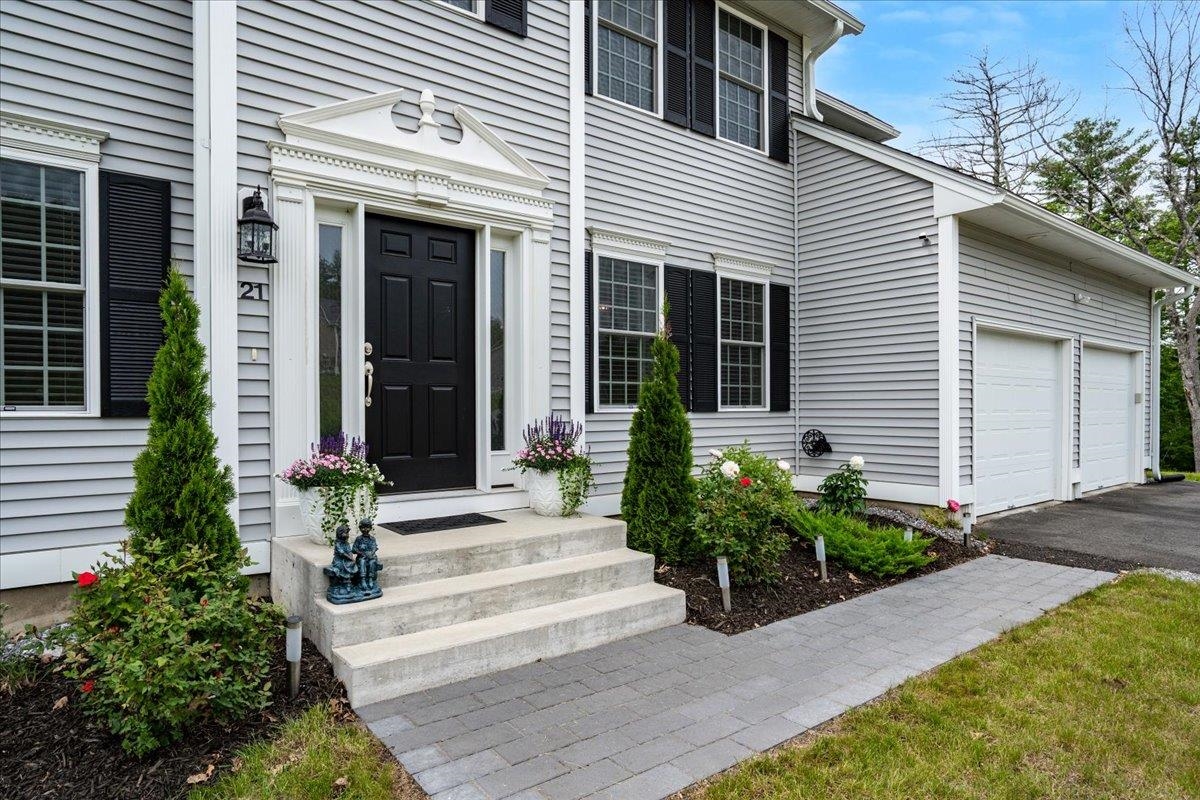 21 Huntington Ridge Road