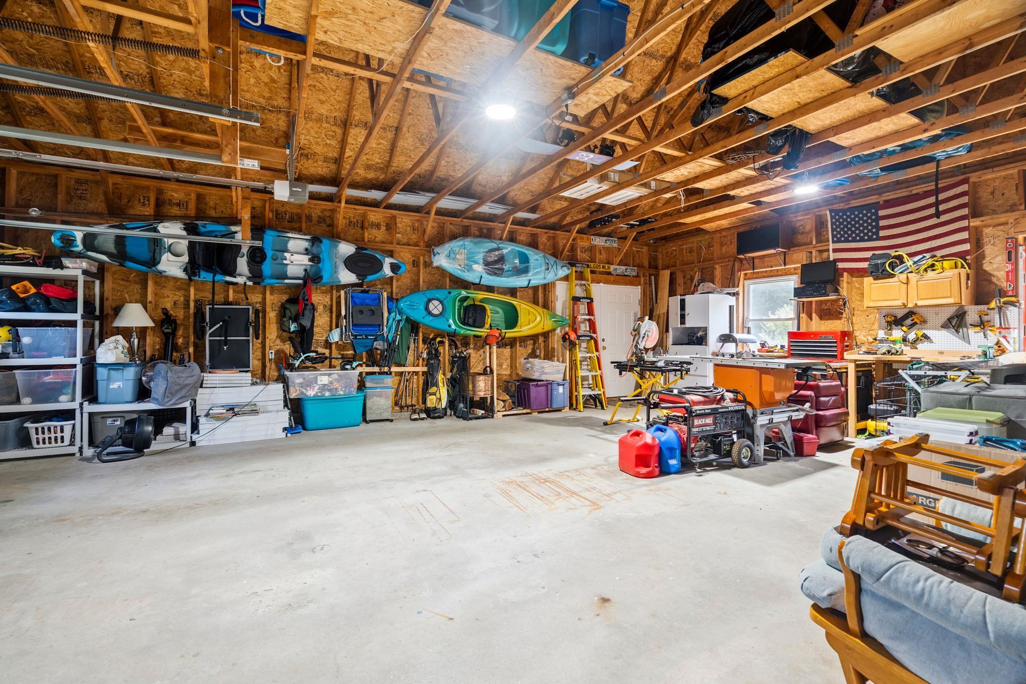 Walpole, New Hampshire 03608, United States, 3 Bedrooms Bedrooms, ,2 BathroomsBathrooms,Residential,Pending,189313