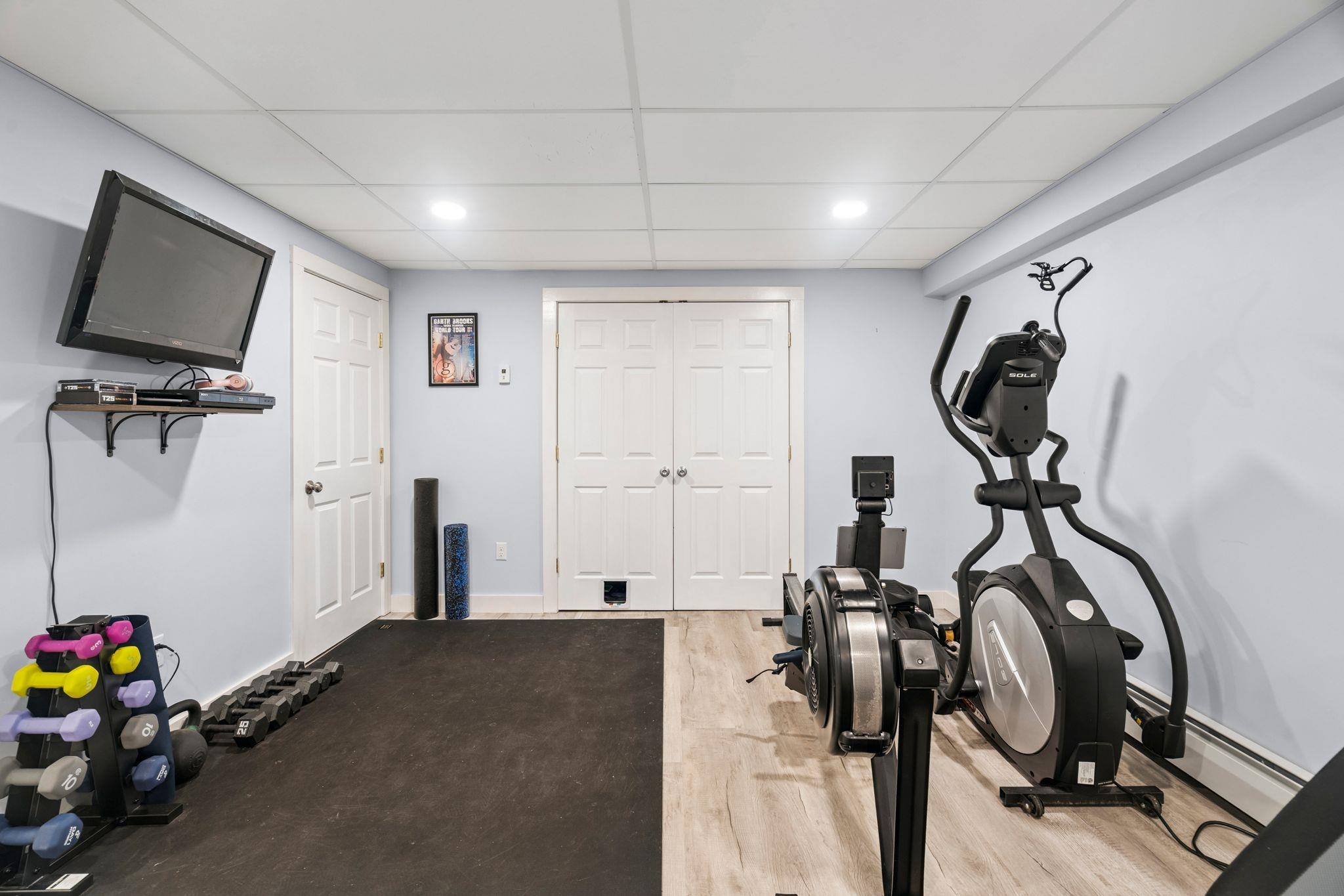 Walpole, New Hampshire 03608, United States, 3 Bedrooms Bedrooms, ,2 BathroomsBathrooms,Residential,Pending,189313