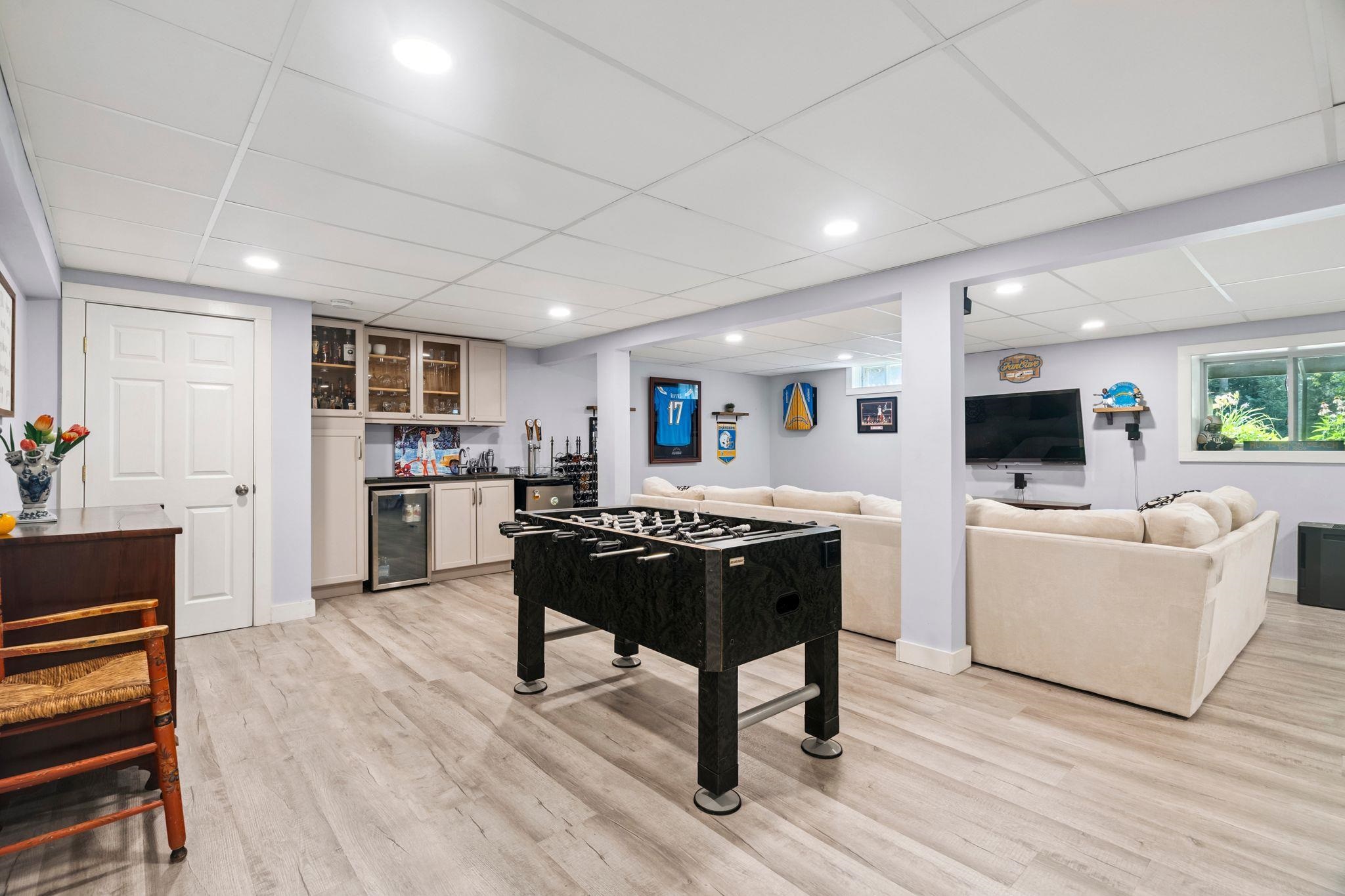 Walpole, New Hampshire 03608, United States, 3 Bedrooms Bedrooms, ,2 BathroomsBathrooms,Residential,Pending,189313