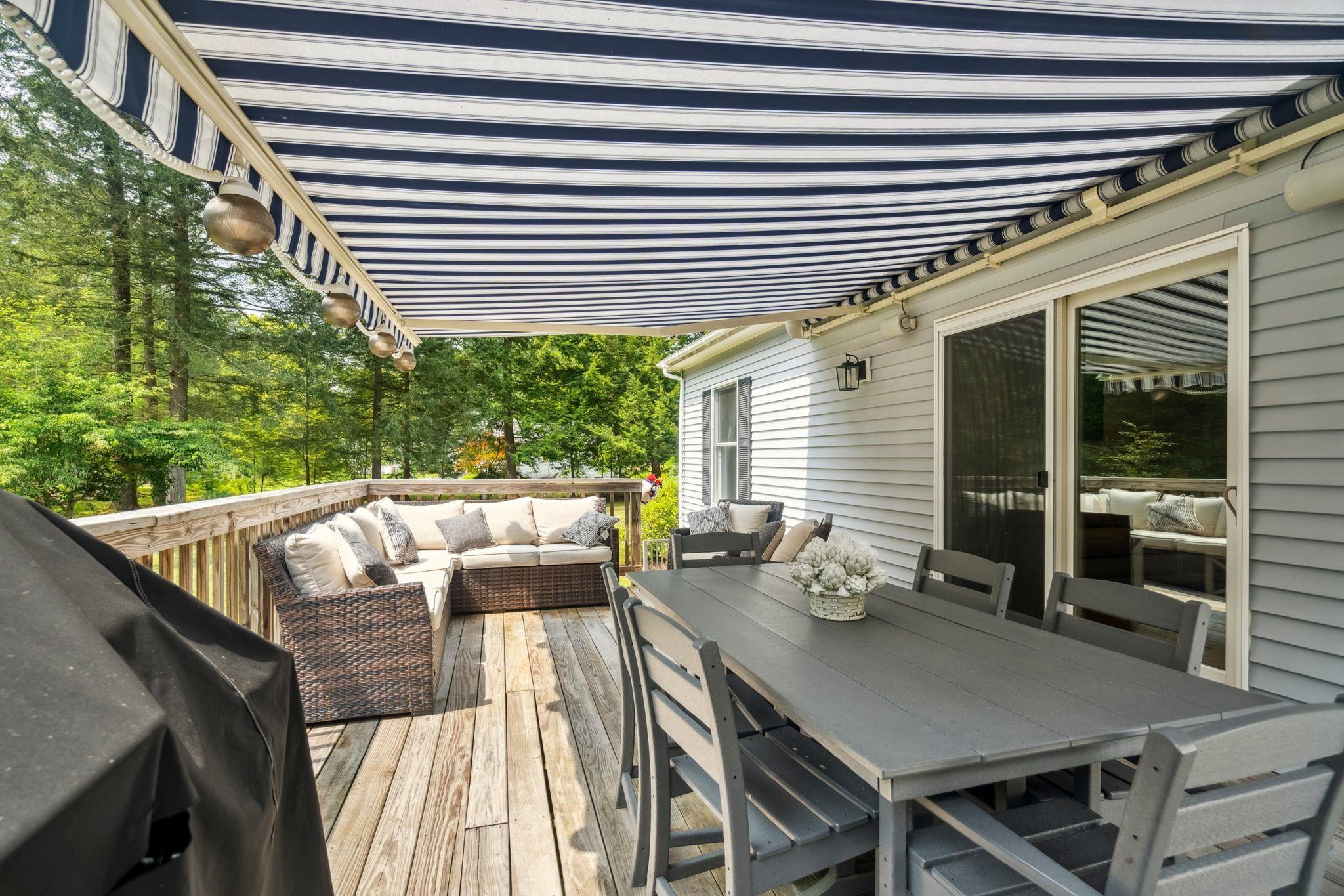 Walpole, New Hampshire 03608, United States, 3 Bedrooms Bedrooms, ,2 BathroomsBathrooms,Residential,Pending,189313