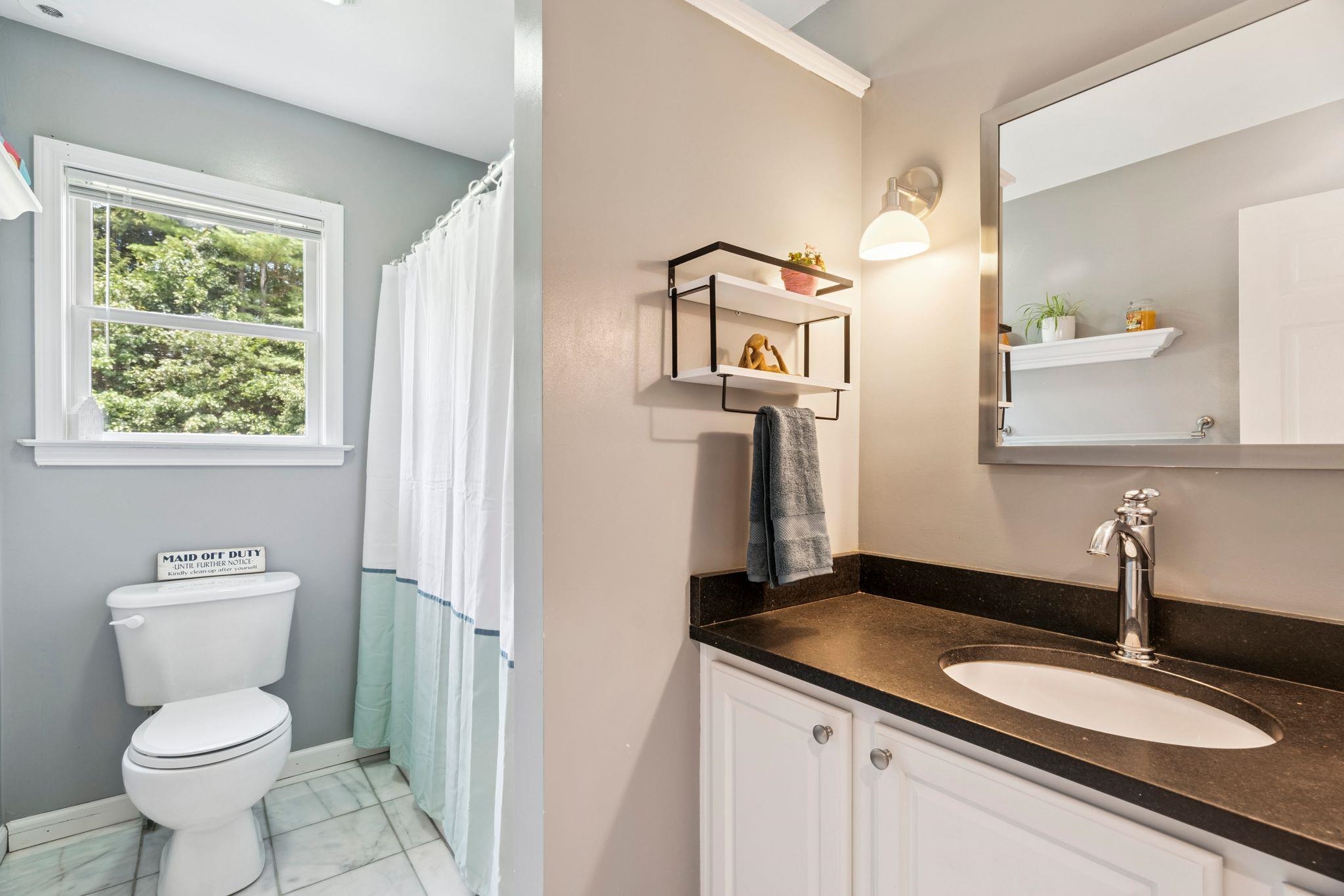 Walpole, New Hampshire 03608, United States, 3 Bedrooms Bedrooms, ,2 BathroomsBathrooms,Residential,Pending,189313