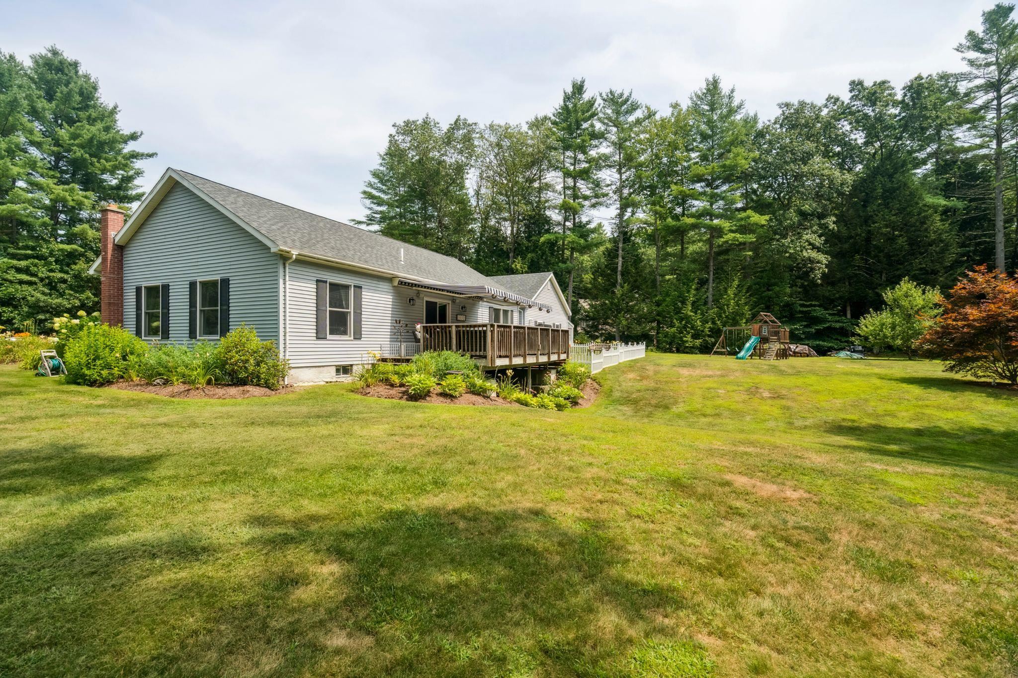 Walpole, New Hampshire 03608, United States, 3 Bedrooms Bedrooms, ,2 BathroomsBathrooms,Residential,Pending,189313