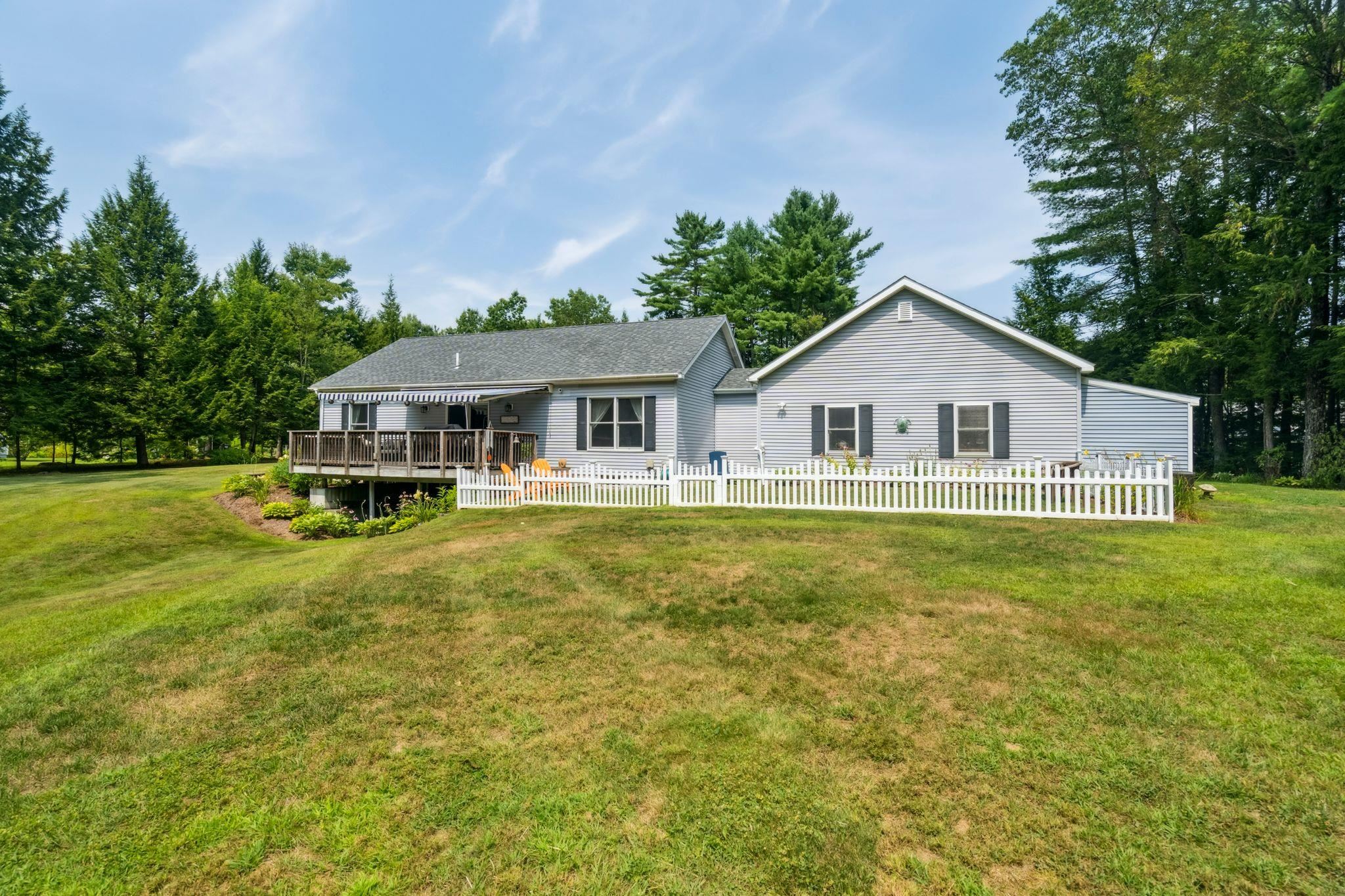 Walpole, New Hampshire 03608, United States, 3 Bedrooms Bedrooms, ,2 BathroomsBathrooms,Residential,Pending,189313