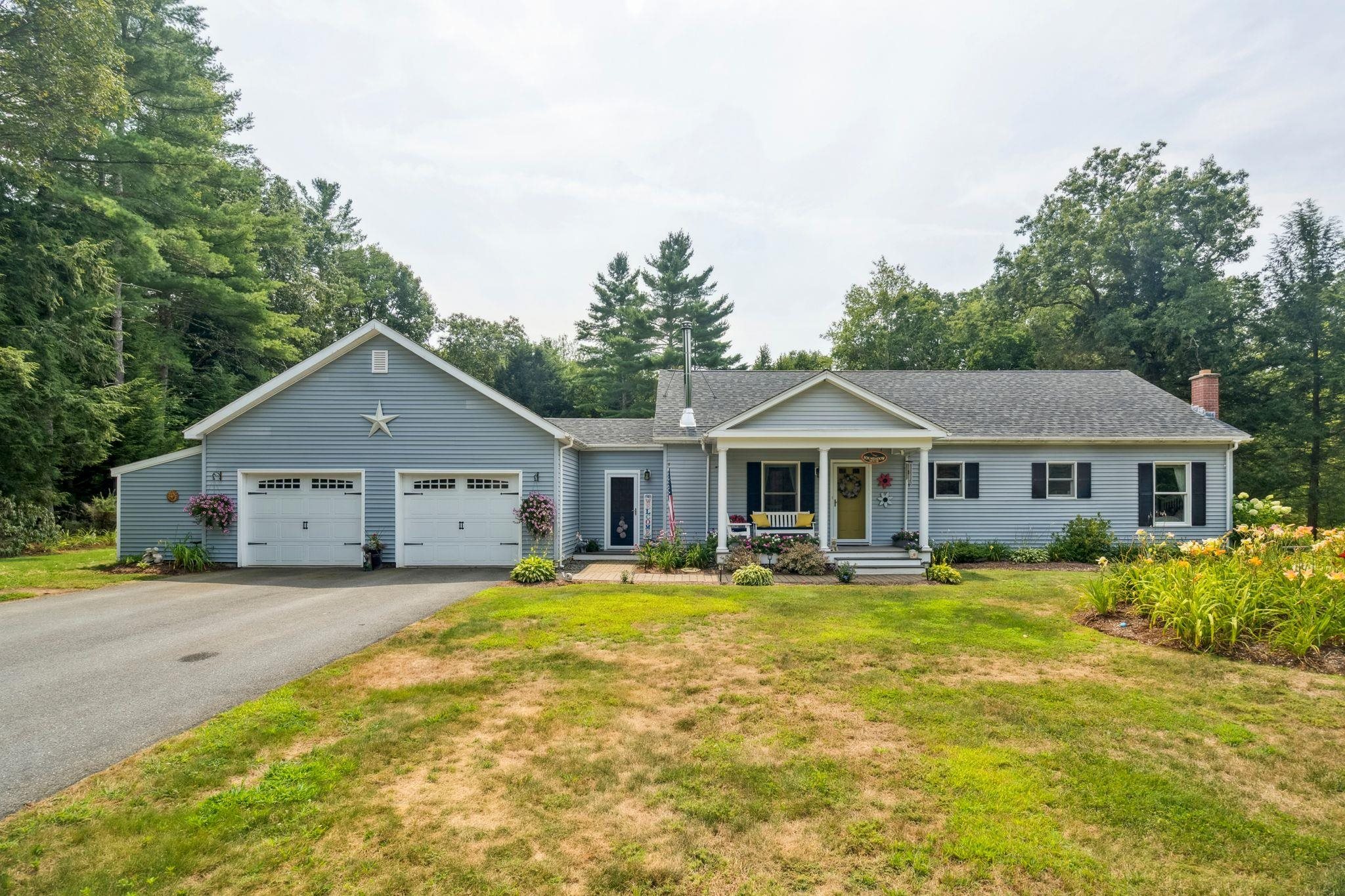 Walpole, New Hampshire 03608, United States, 3 Bedrooms Bedrooms, ,2 BathroomsBathrooms,Residential,Pending,189313