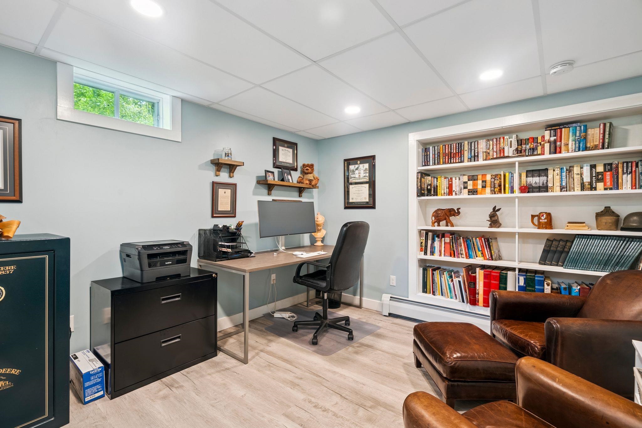 Walpole, New Hampshire 03608, United States, 3 Bedrooms Bedrooms, ,2 BathroomsBathrooms,Residential,Pending,189313