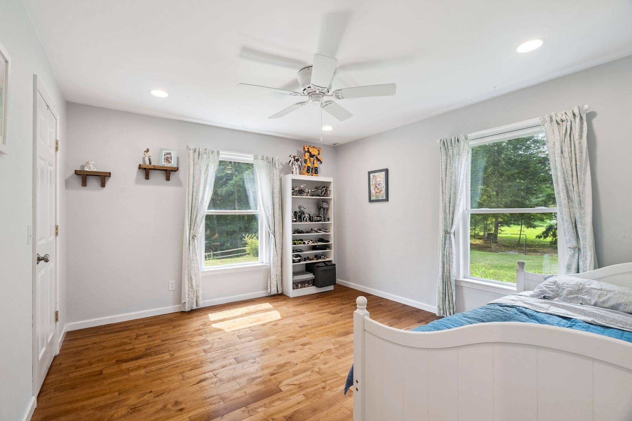 Walpole, New Hampshire 03608, United States, 3 Bedrooms Bedrooms, ,2 BathroomsBathrooms,Residential,Pending,189313