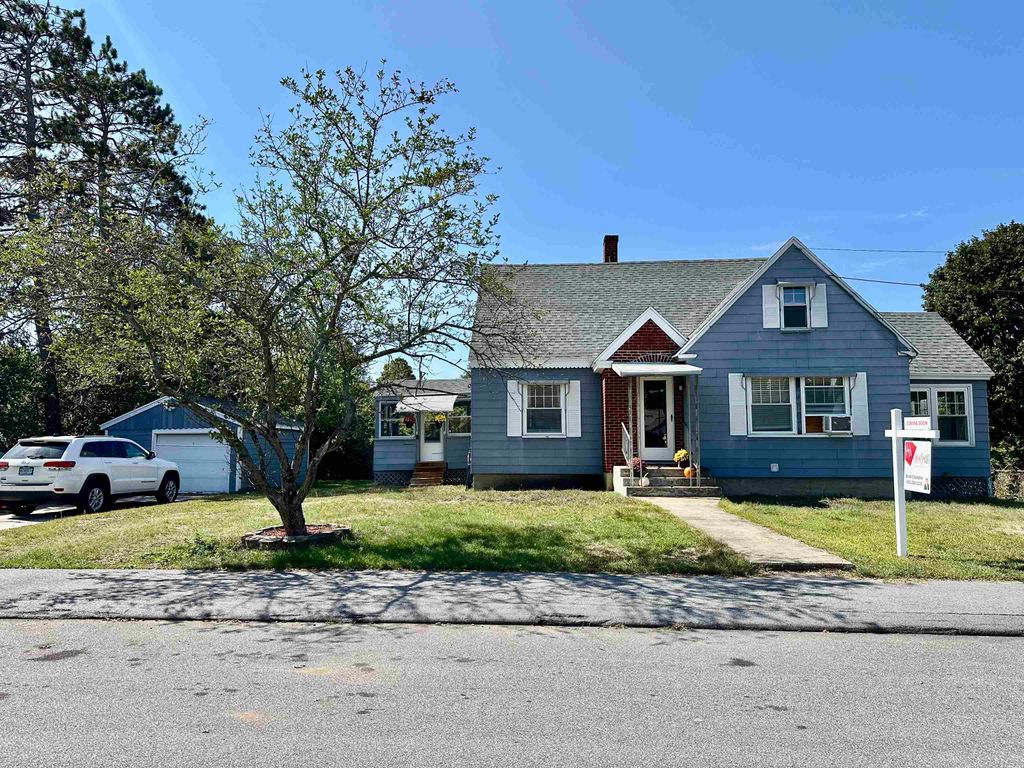 Photo of 12 Theodore Avenue, Allenstown, NH 03275 (MLS # 5061030)