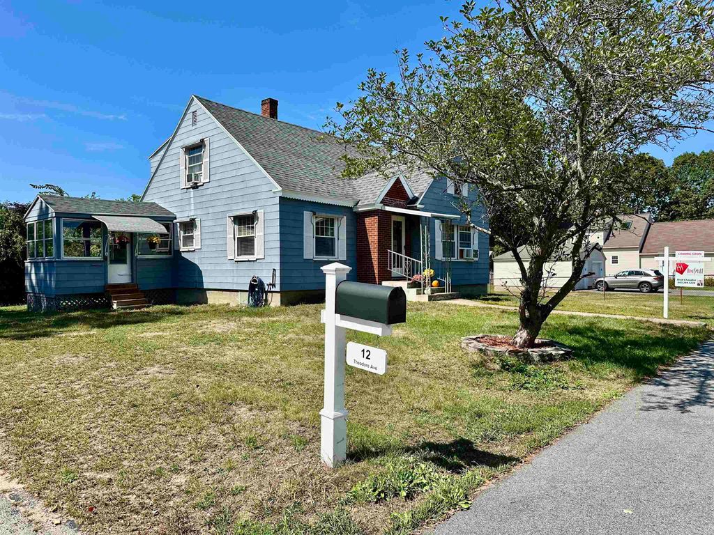 Photo of 12 Theodore Avenue, Allenstown, NH 03275 (MLS # 5061030)