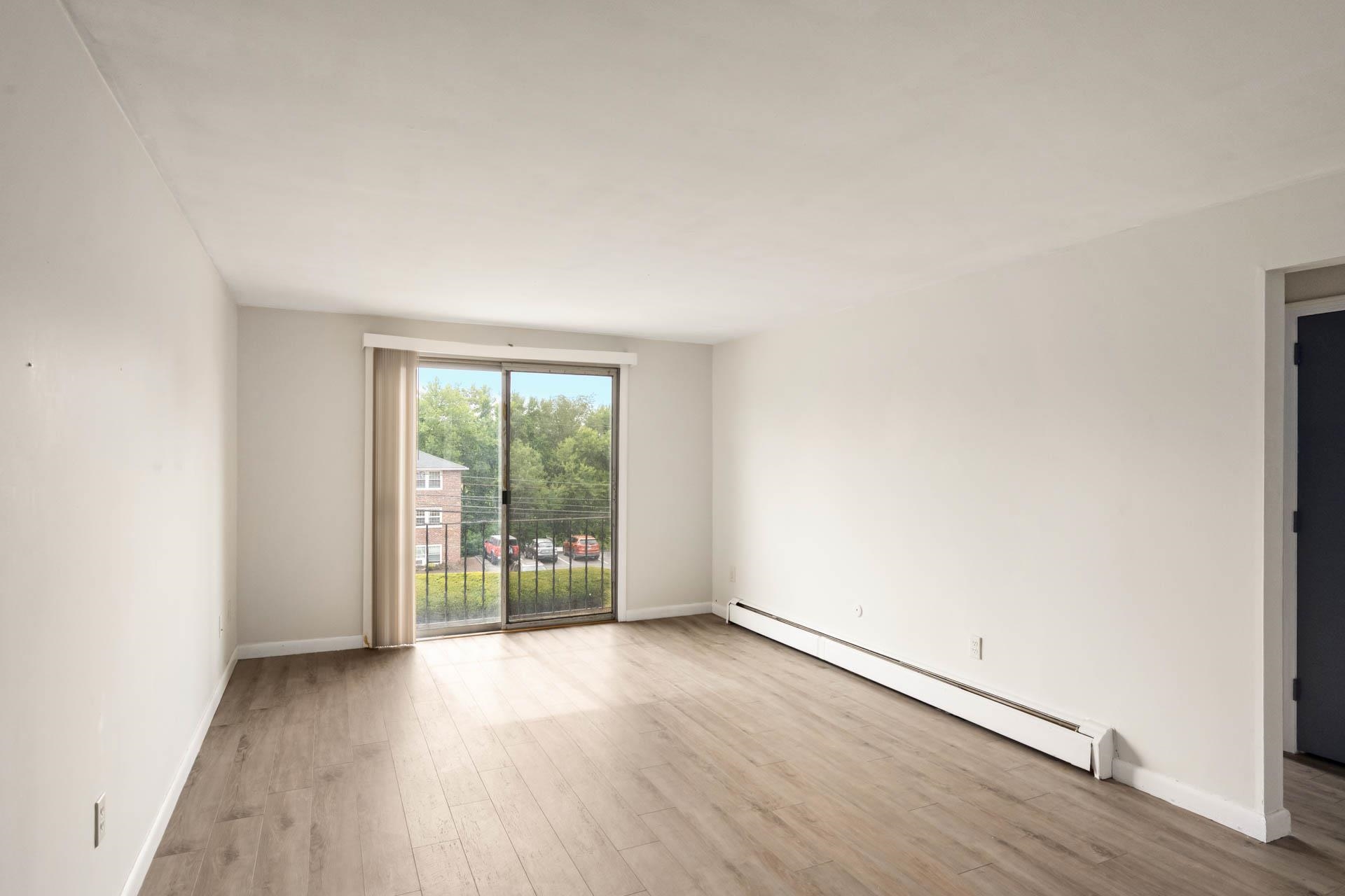 Derry, New Hampshire 03038, United States, 2 Bedrooms Bedrooms, ,1 BathroomBathrooms,Residential,Active,199823