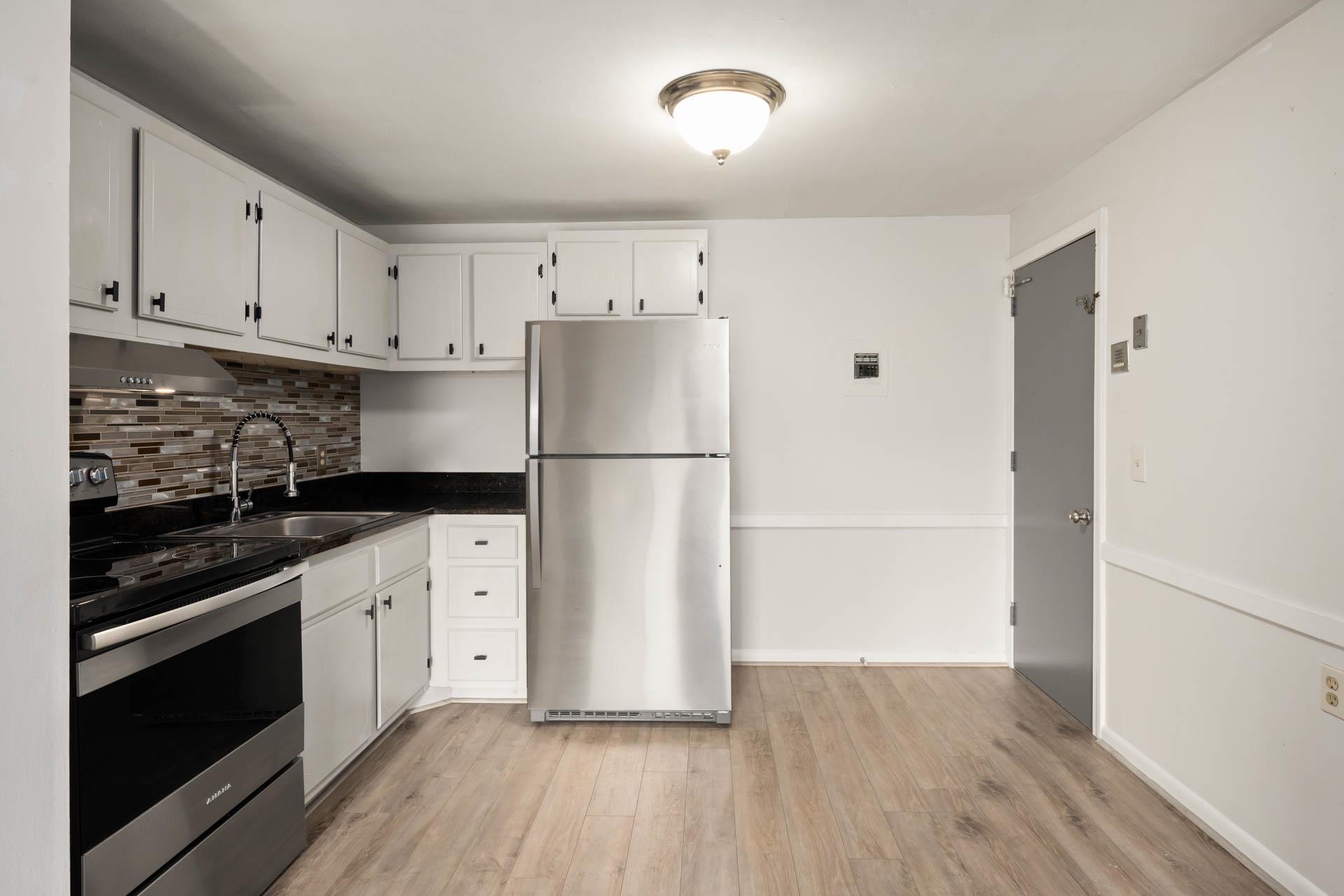 Derry, New Hampshire 03038, United States, 2 Bedrooms Bedrooms, ,1 BathroomBathrooms,Residential,Active,199823