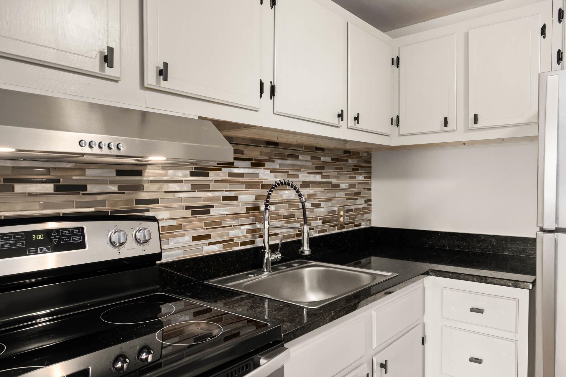 Derry, New Hampshire 03038, United States, 2 Bedrooms Bedrooms, ,1 BathroomBathrooms,Residential,Active,199823