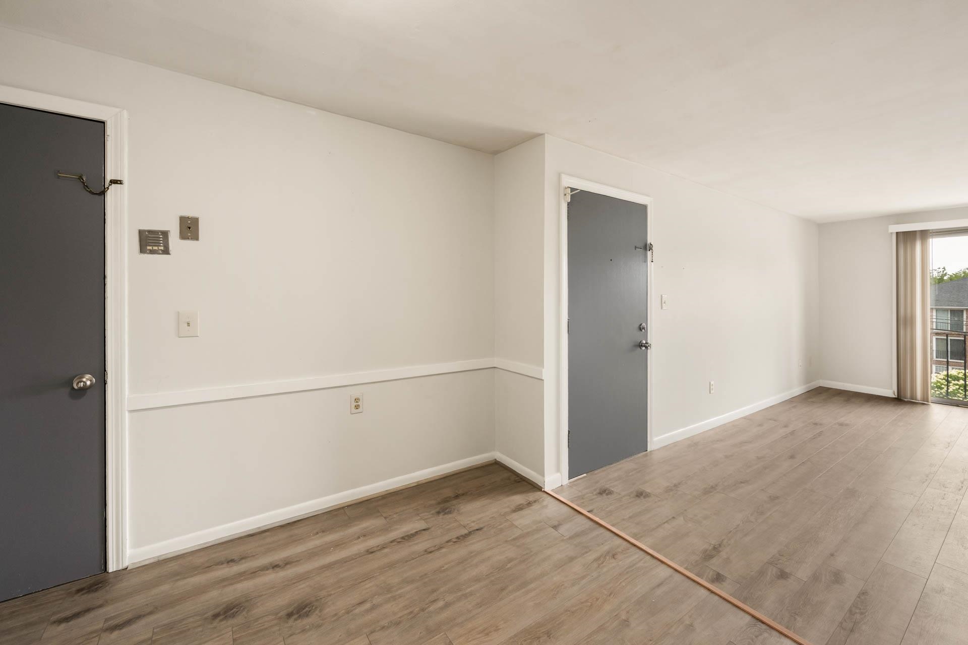 Derry, New Hampshire 03038, United States, 2 Bedrooms Bedrooms, ,1 BathroomBathrooms,Residential,Active,199823