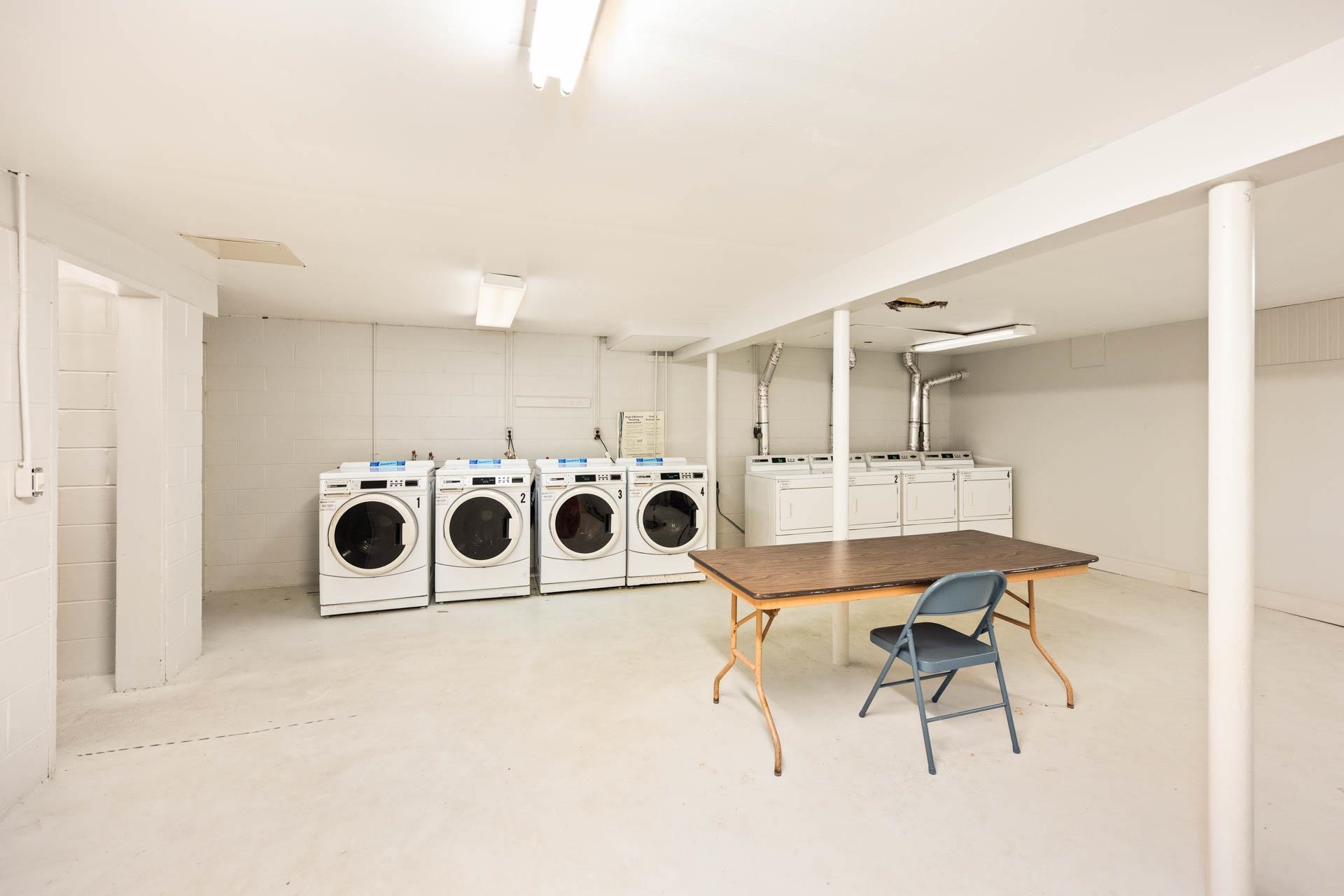 Derry, New Hampshire 03038, United States, 2 Bedrooms Bedrooms, ,1 BathroomBathrooms,Residential,Active,199823