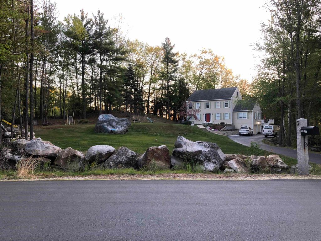 Photo of 3 Abbey Road, Bow, NH 03304 (MLS # 5074689)