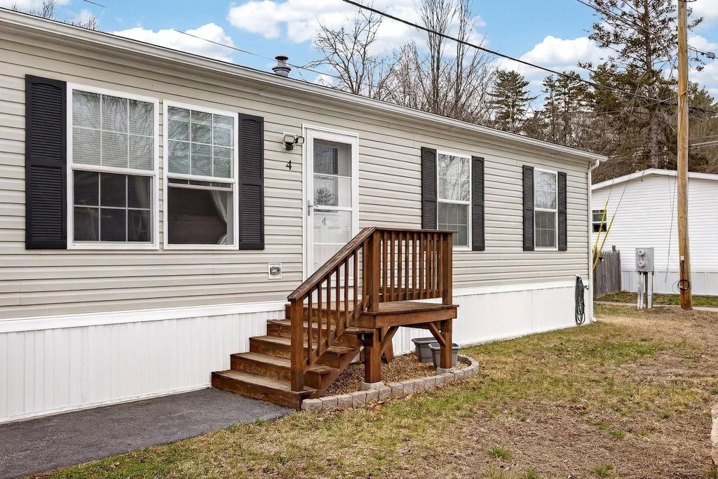 Photo of 4 Elizabeth Drive, Boscawen, NH 03303 (MLS # 5084024)