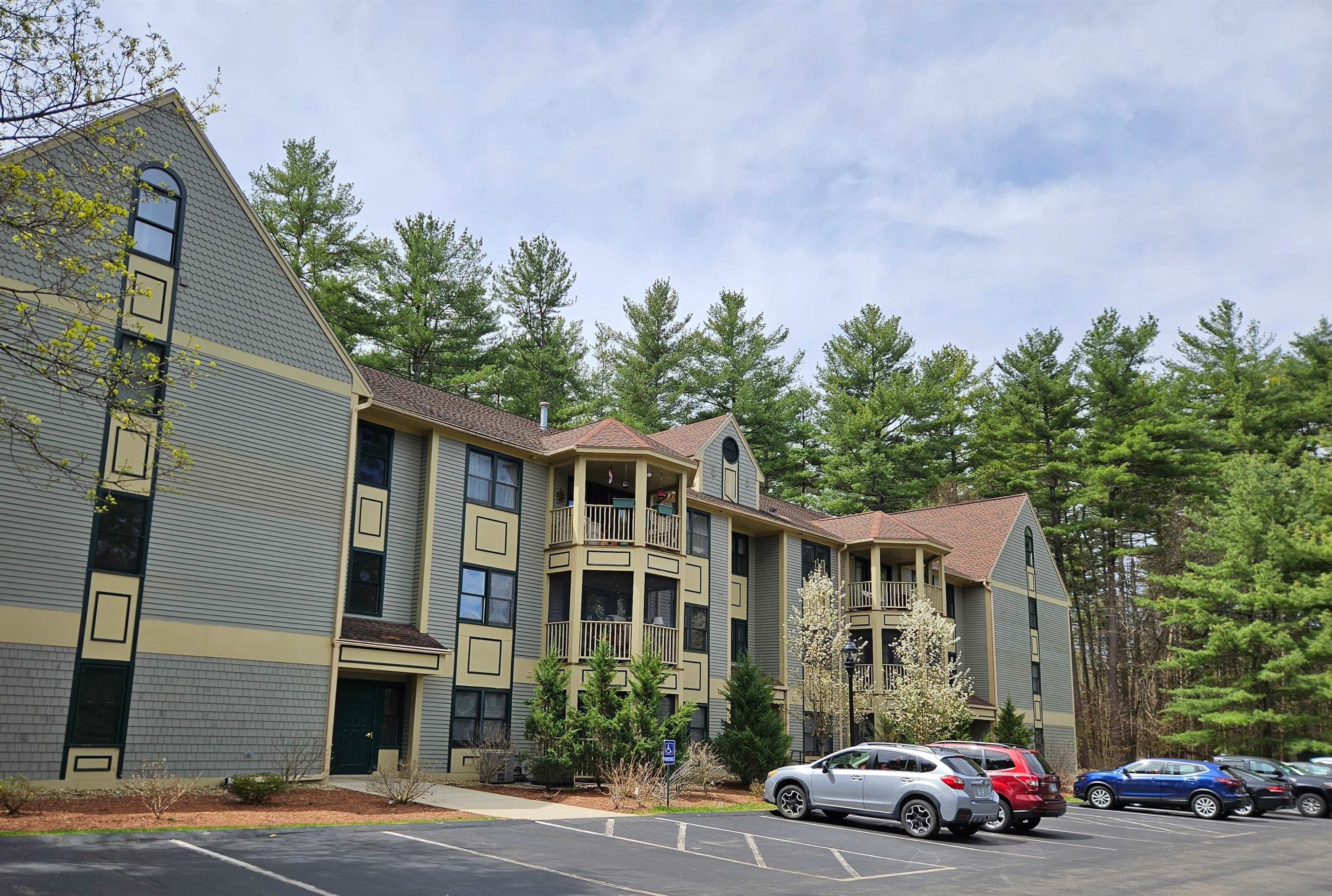9 Bartemus Trail 208