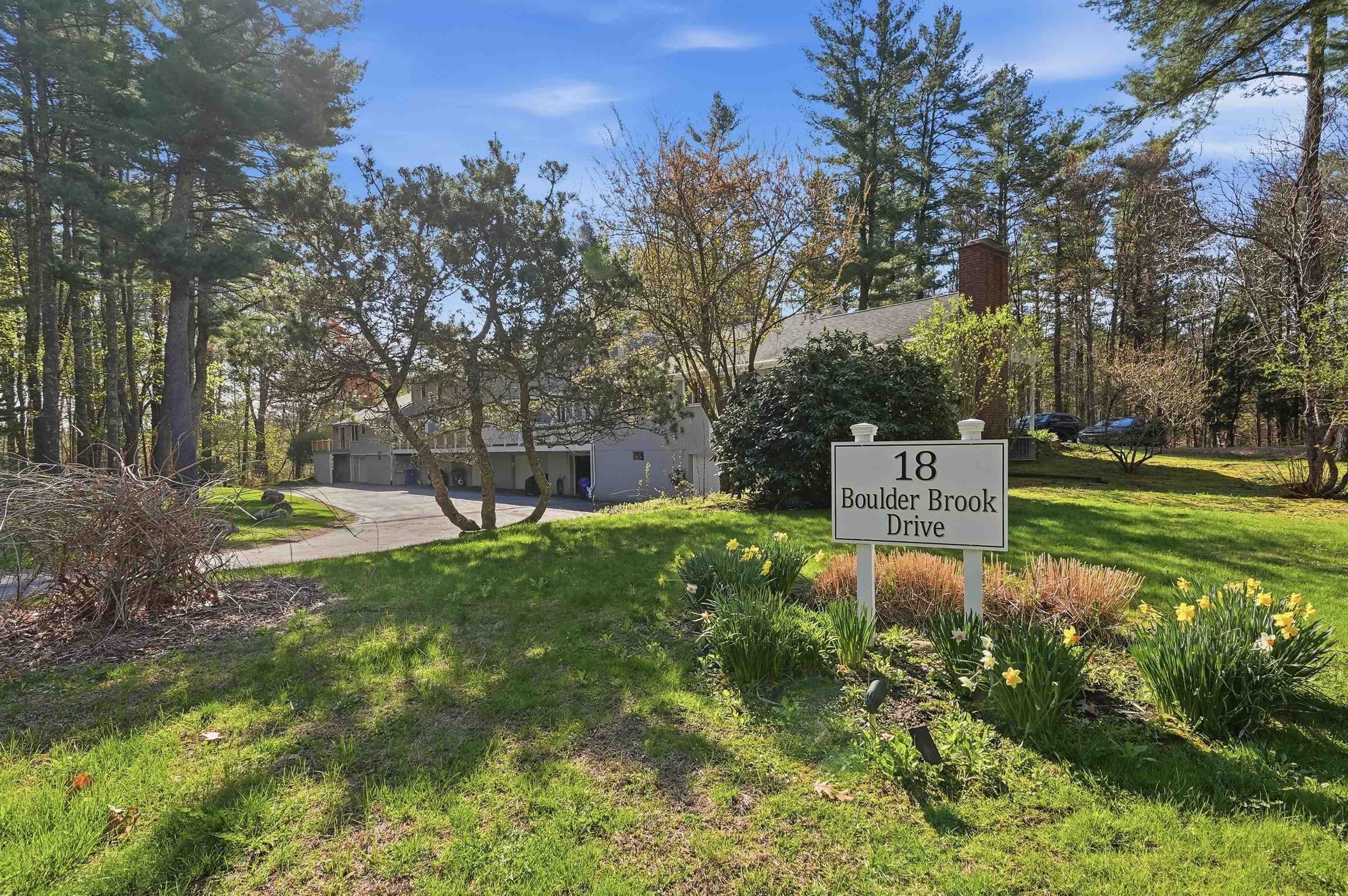 18 Boulder Brook Drive 5