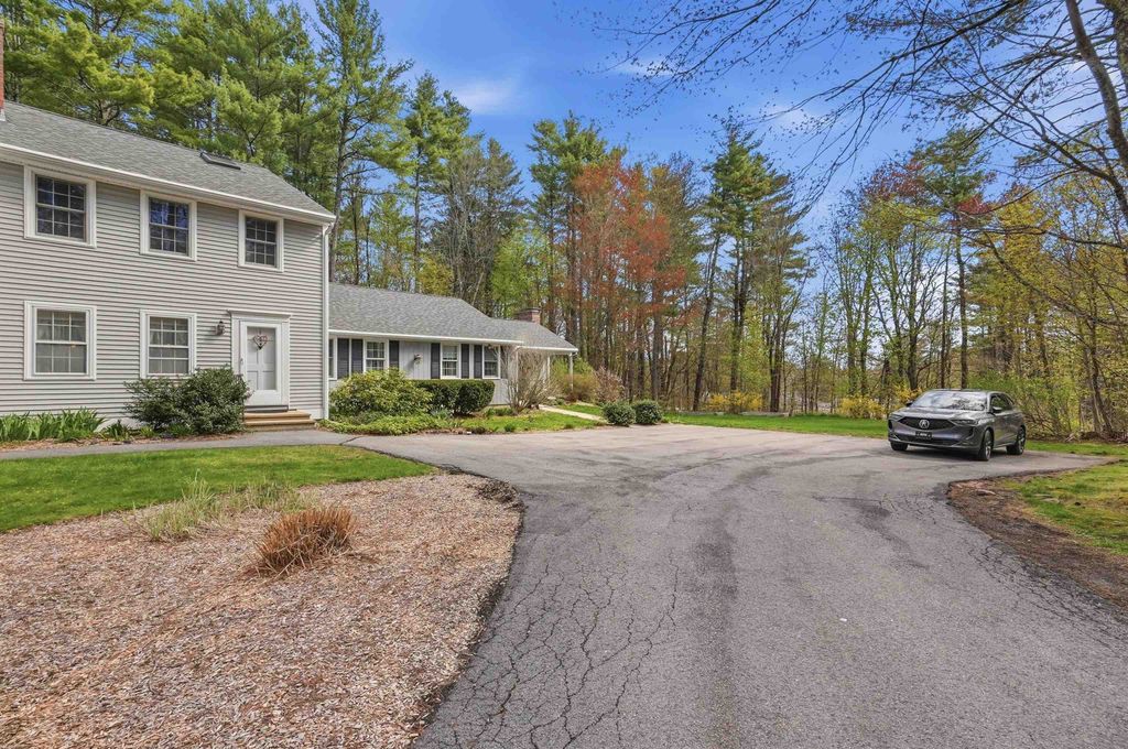 Photo of 18 Boulder Brook Drive #5, Exeter, NH 03833 (MLS # 5087358)