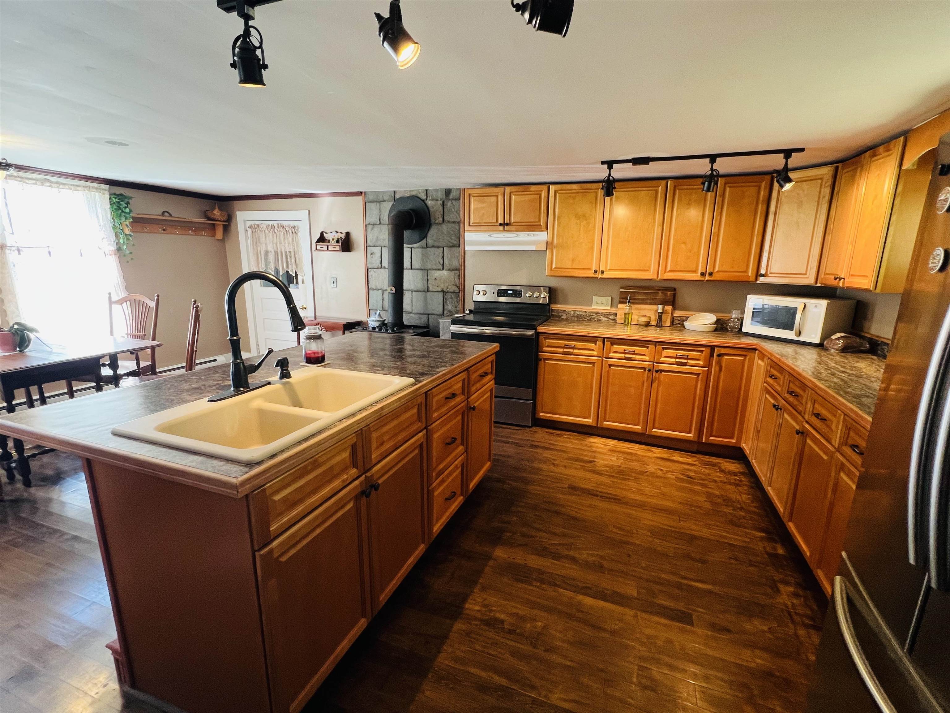 672 Huckle Hill Road