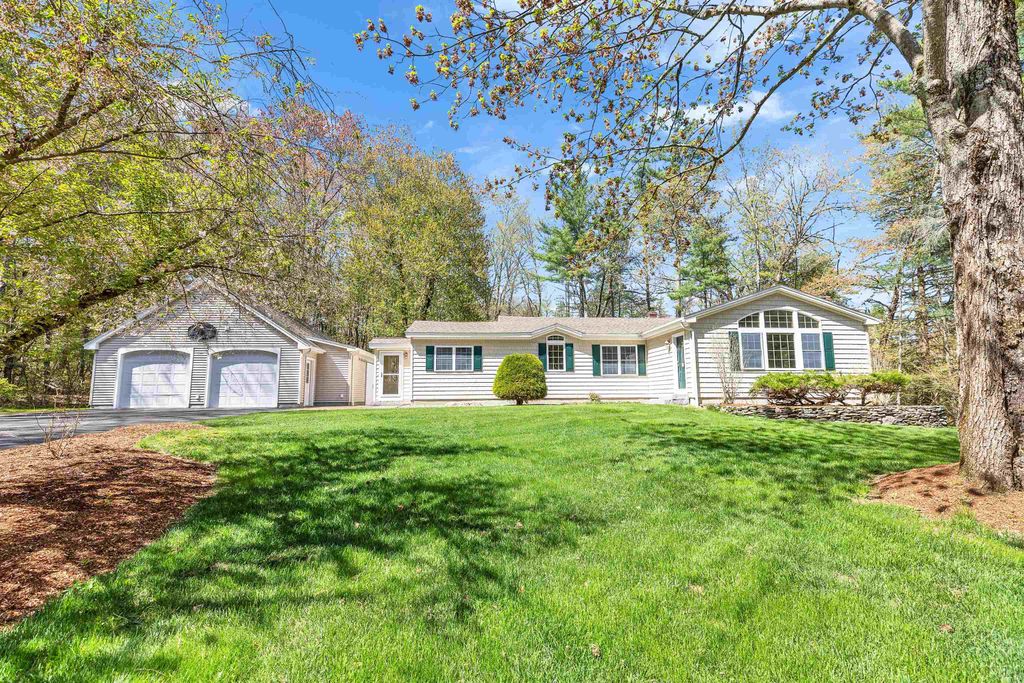 Photo of 78 Meadowcrest Drive, Bedford, NH 03110 (MLS # 5088594)