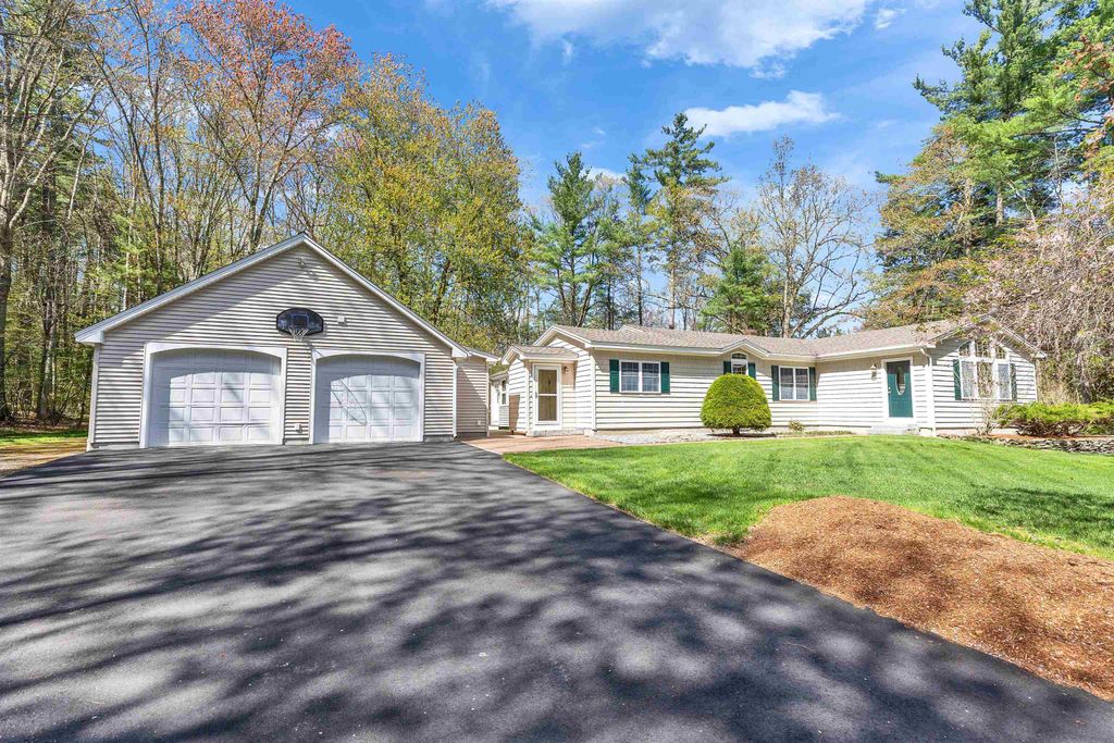 Photo of 78 Meadowcrest Drive, Bedford, NH 03110 (MLS # 5088594)