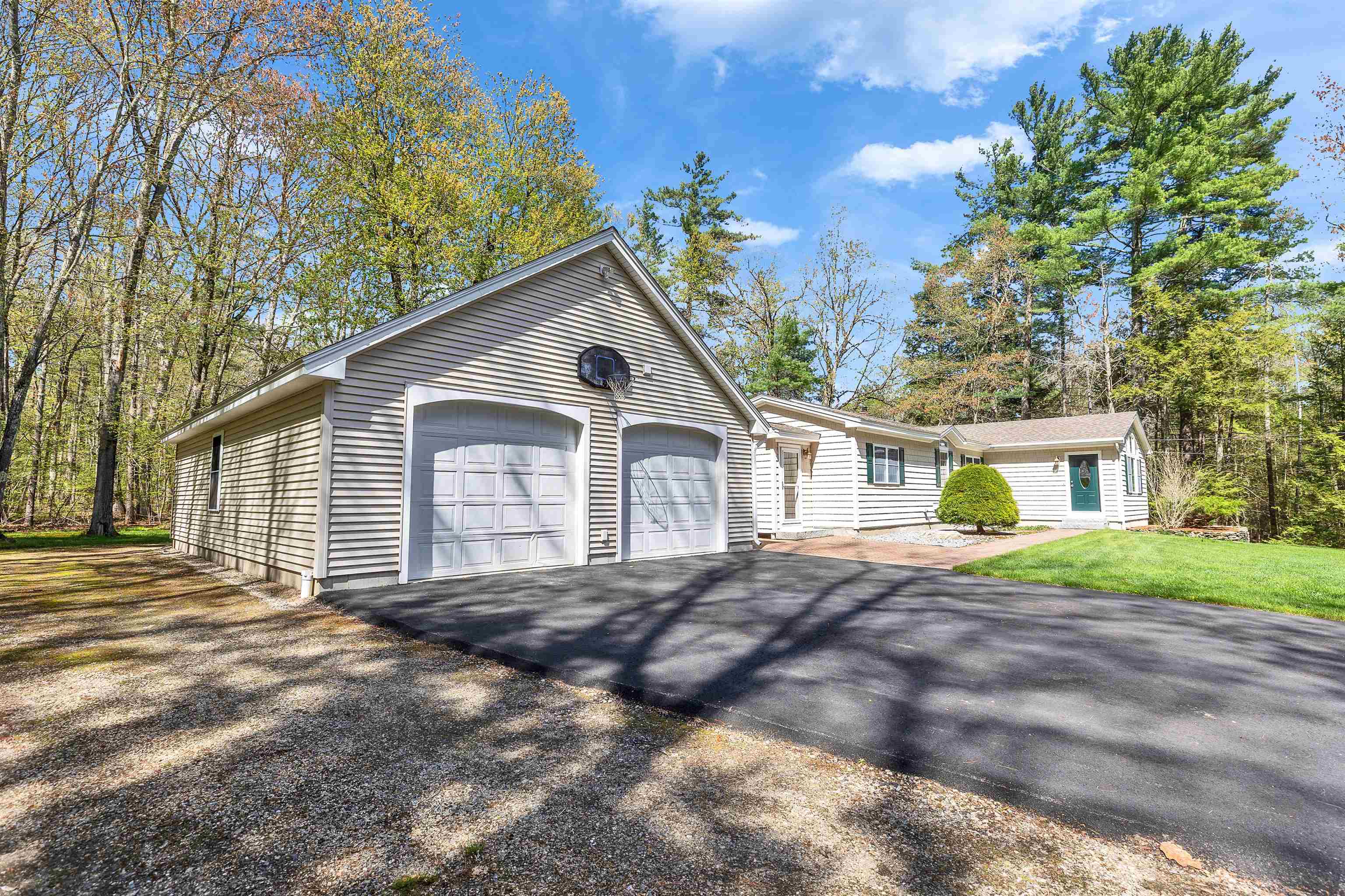 78 Meadowcrest Drive