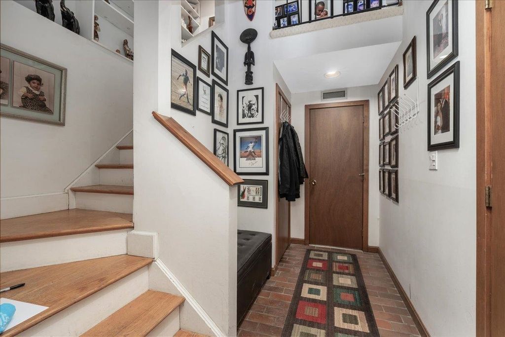 Photo of 5 Tsienneto Road #47, Derry, NH 03038 (MLS # 5073701)