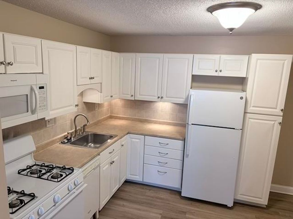 Photo of 4 Lancelot Court #8, Salem, NH 03079 (MLS # 5080319)