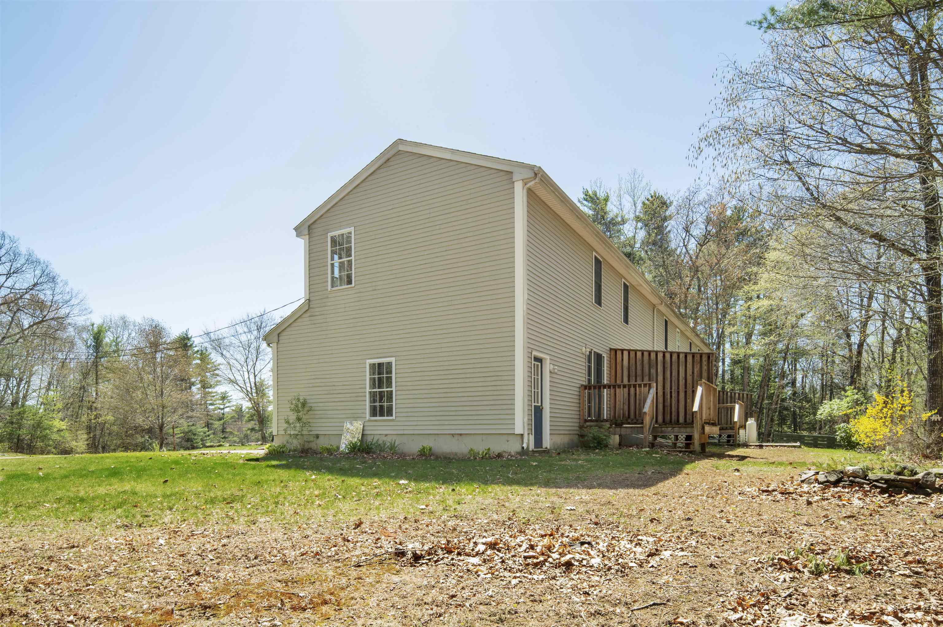 Fremont, New Hampshire 03044, United States, 9 Bedrooms Bedrooms, ,6 BathroomsBathrooms,Residential,Pending,128203