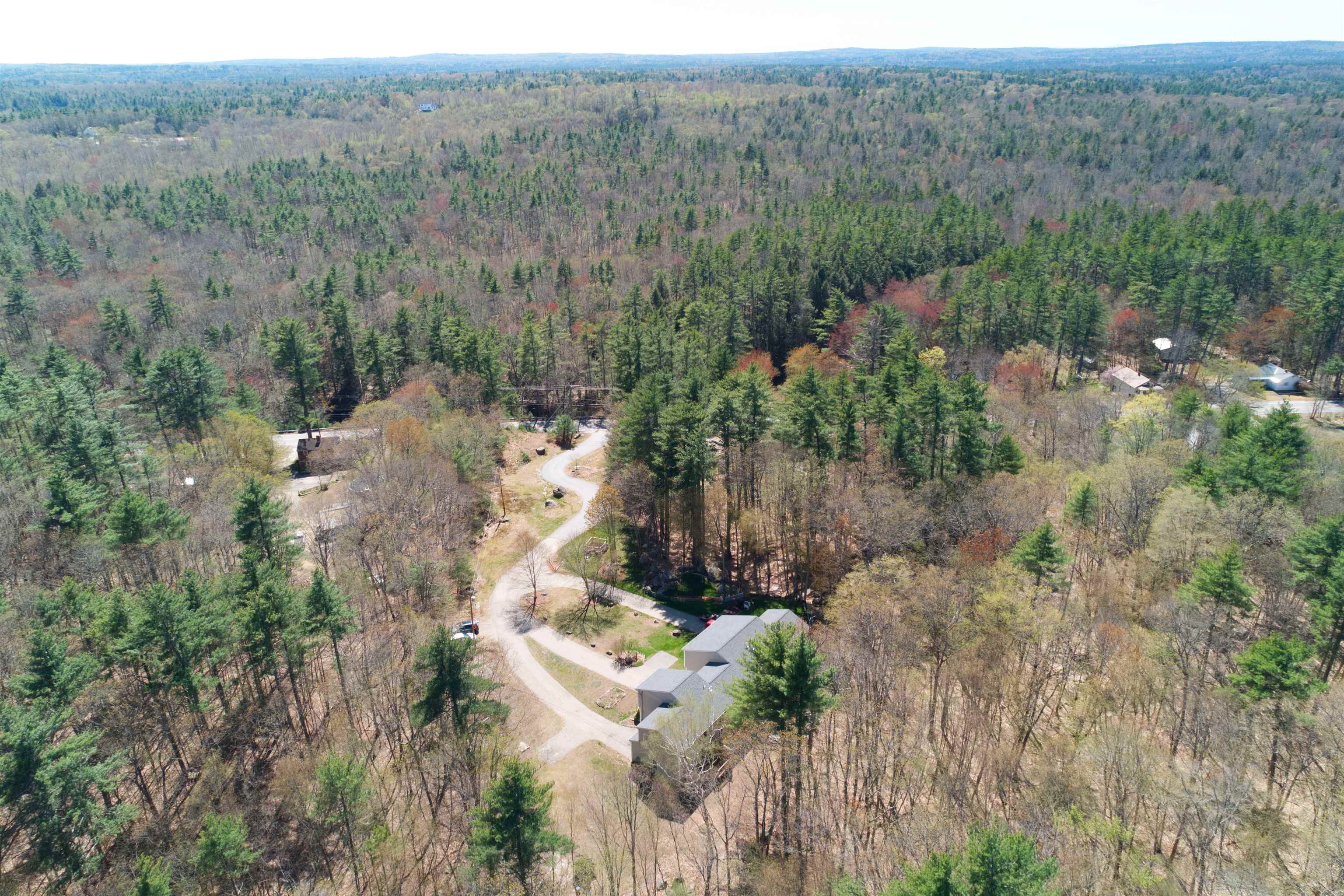 Fremont, New Hampshire 03044, United States, 9 Bedrooms Bedrooms, ,6 BathroomsBathrooms,Residential,Pending,128203