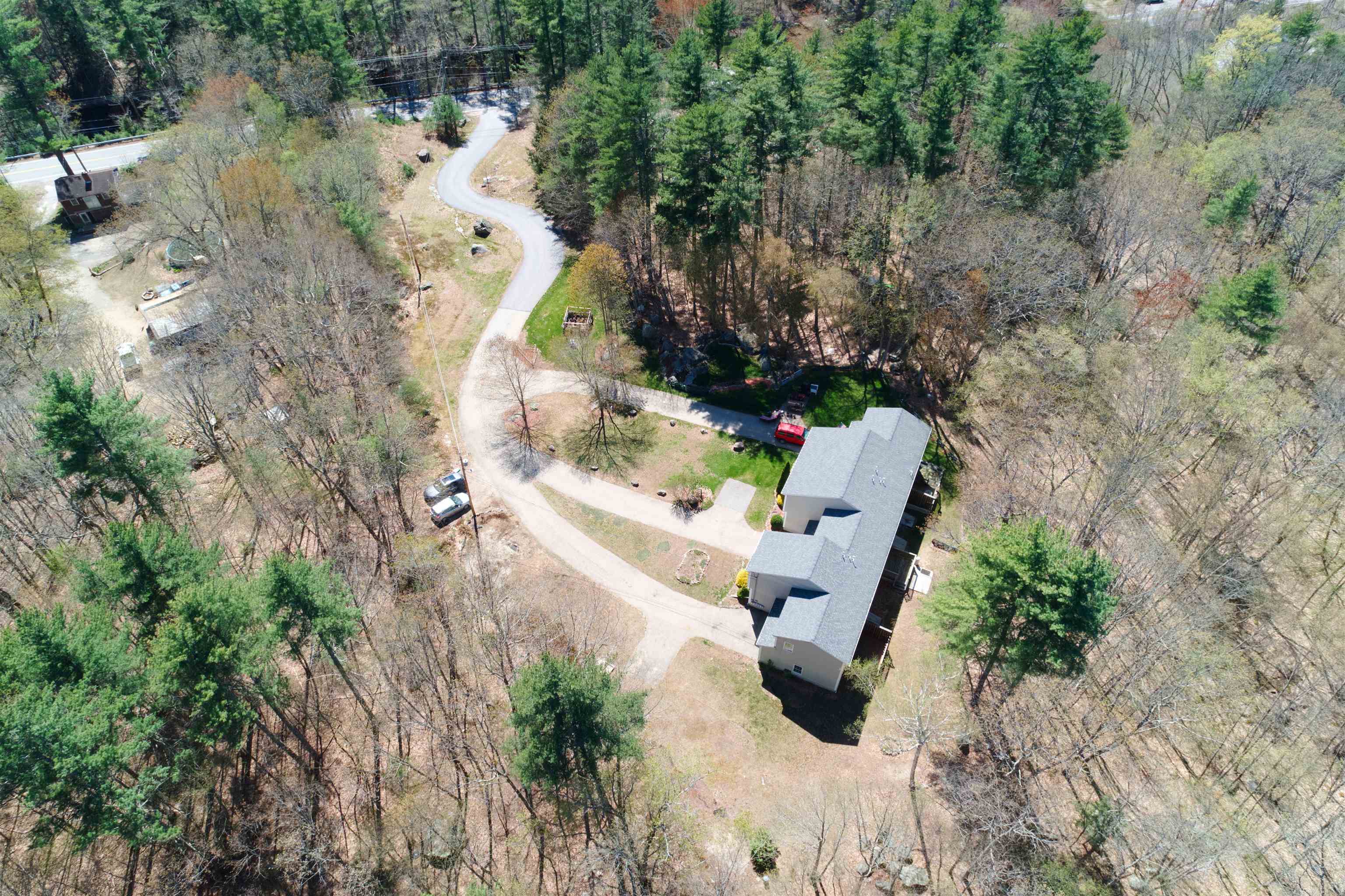 Fremont, New Hampshire 03044, United States, 9 Bedrooms Bedrooms, ,6 BathroomsBathrooms,Residential,Pending,128203