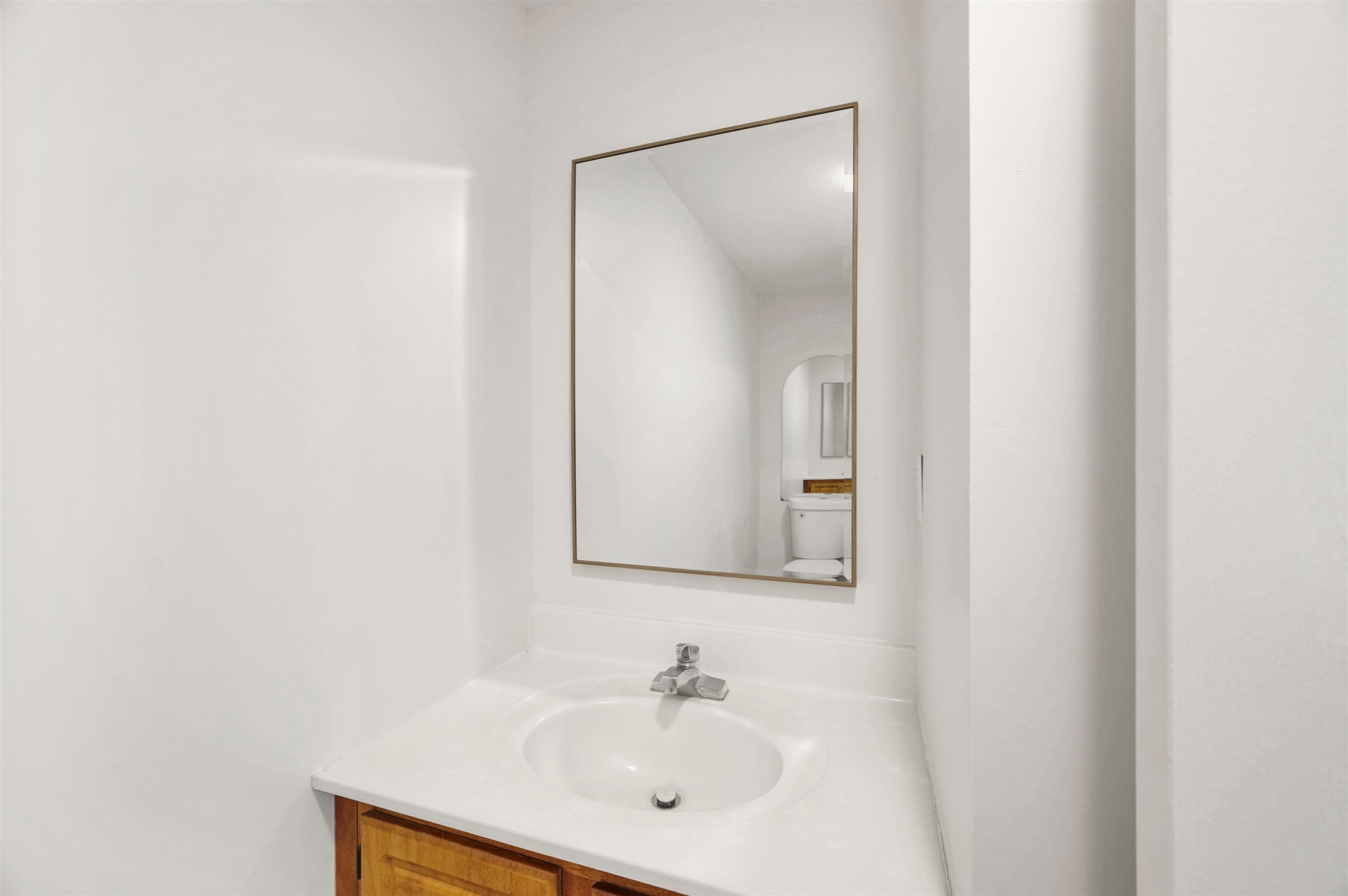 Fremont, New Hampshire 03044, United States, 9 Bedrooms Bedrooms, ,6 BathroomsBathrooms,Residential,Pending,128203