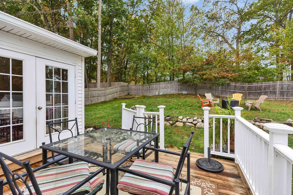 Photo of 52 Jonathan Lane, Manchester, NH 03104 (MLS # 5066771)