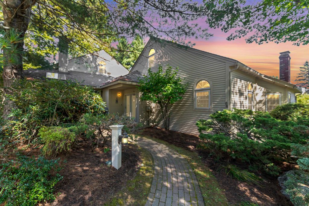 Photo of 8 Crane Circle #B, Laconia, NH 03246 (MLS # 5062219)