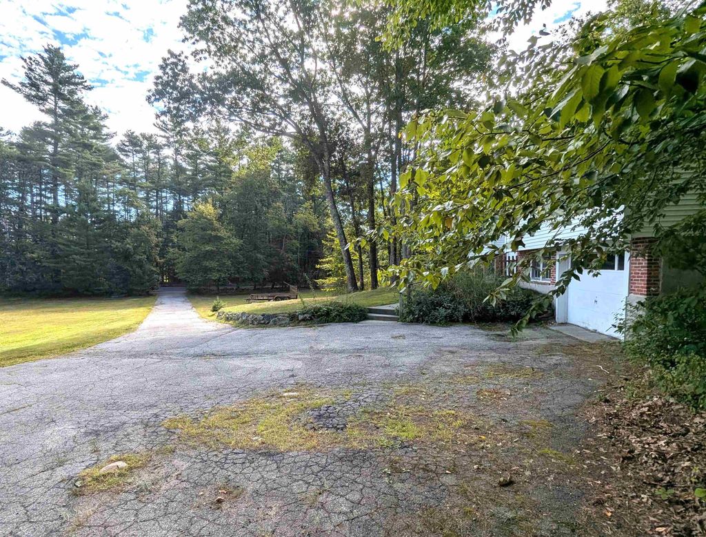 Photo of 206 S Merrimack Road, Hollis, NH 03049 (MLS # 5081548)
