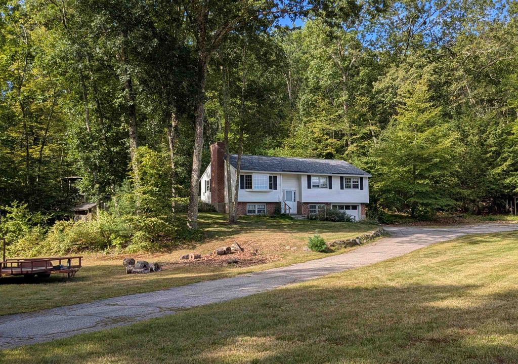 Photo of 206 S Merrimack Road, Hollis, NH 03049 (MLS # 5081548)