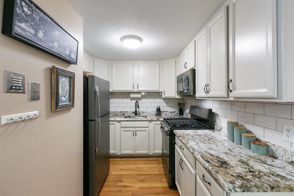Photo of 8 Lancelot Court #27, Salem, NH 03079 (MLS # 5089248)