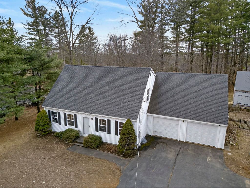 Photo of 209 Dover Point Road, Dover, NH 03820 (MLS # 5081883)